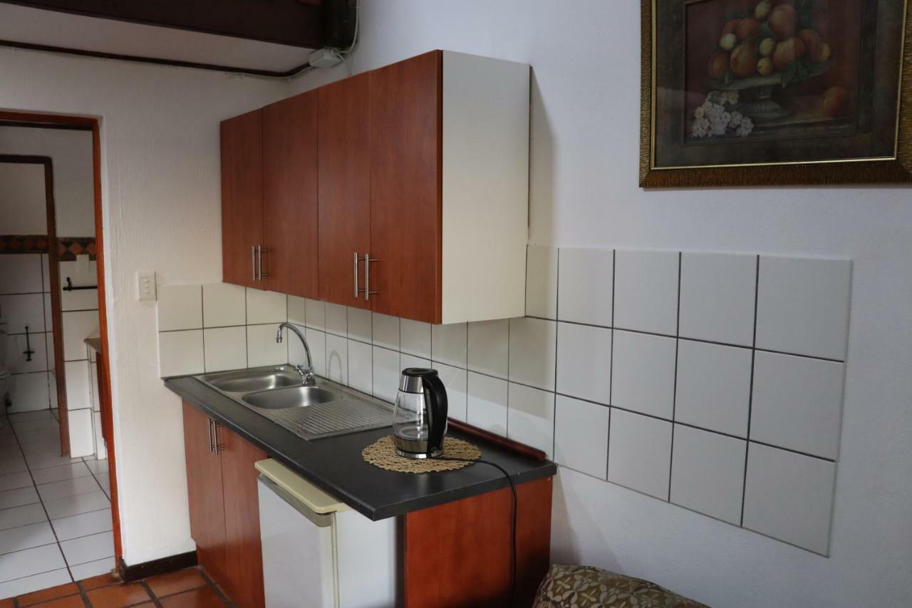 Greenwoods Self-Catering Pretoria-Noord エクステリア 写真